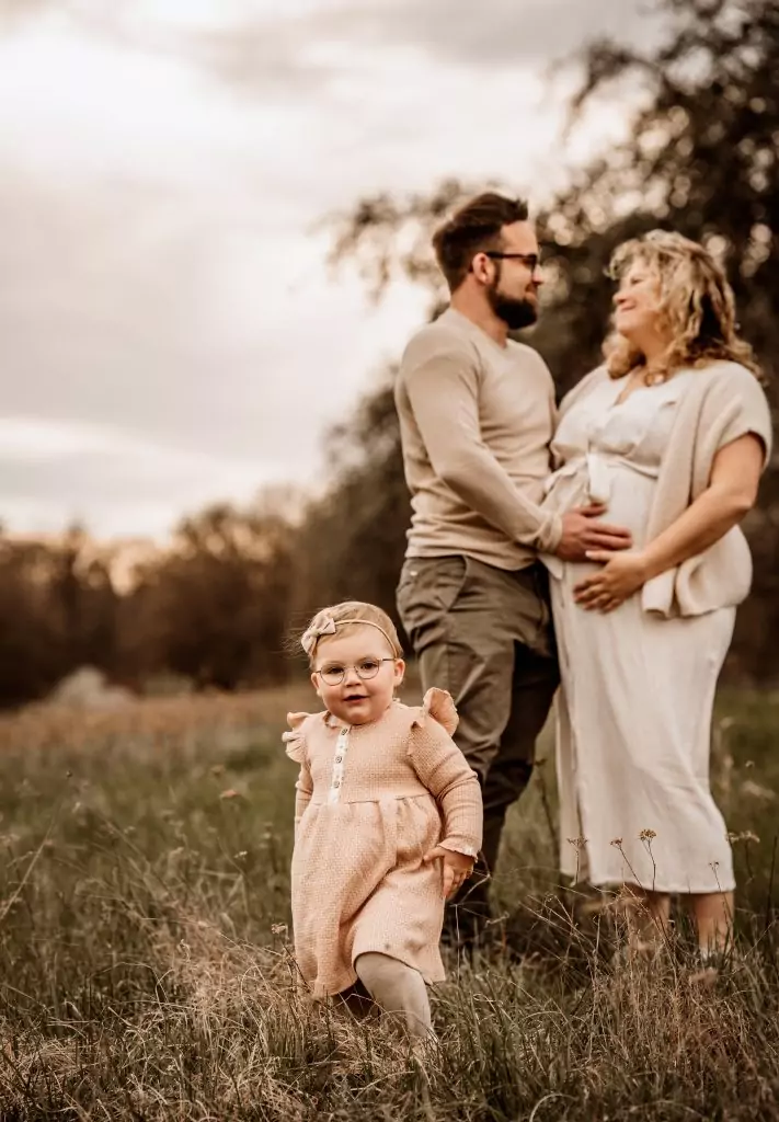 Familienshooting mit Babybauch