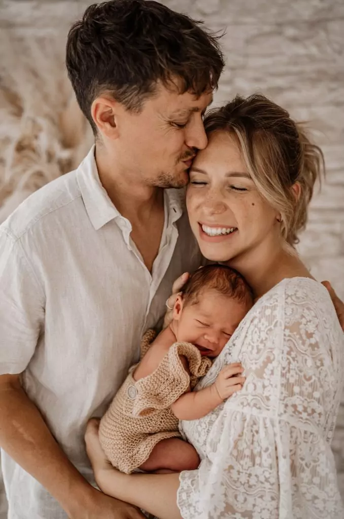Baby- und Familienshooting Mama und Papa mit Baby